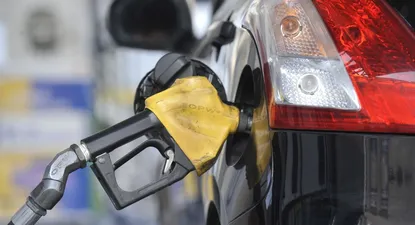 Con la inflación orillando el 8%, gobierno define tarifas de combustibles para diciembre