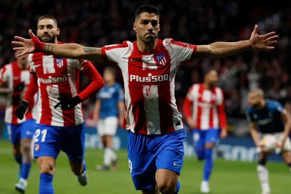 Luis Suárez celebra el primero de sus dos goles contra Alavés