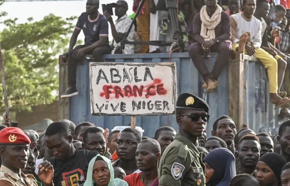 La ira africana contra Francia es tan intensa que provocó golpes de estado en Burkina Faso, Mali, Guinea, Níger y Gabón.