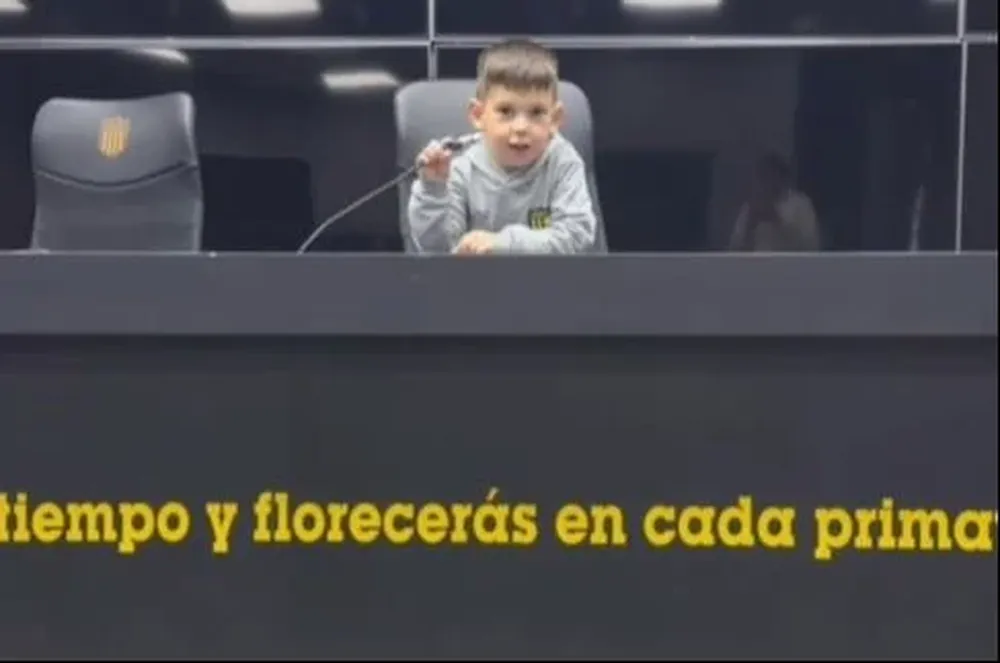 La tierna conferencia de prensa de Benicio Valverde y Mina Bonino en el estadio de Peñarol