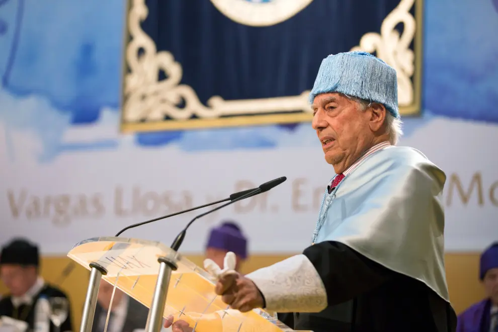 Muerte de Vargas Llosa: las imágenes que marcaron la vida del gran escritor peruano.