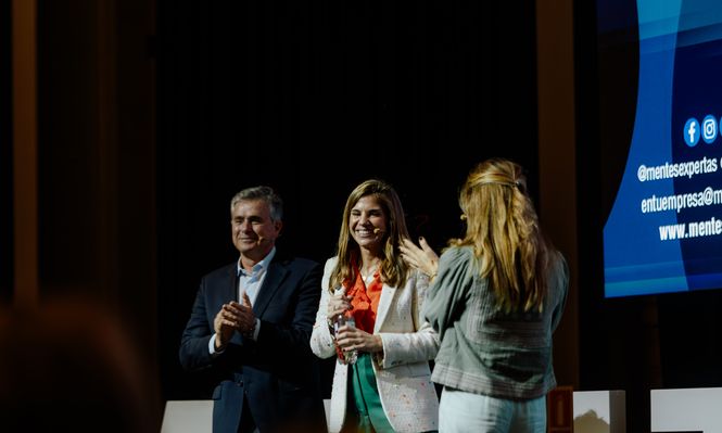 BBVA presentó la brillante conferencia de Marian Rojas Estapé en Punta del Este
