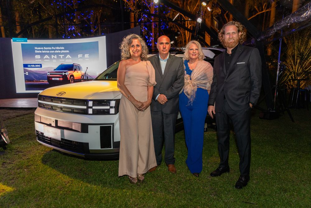 Victoria Hernández (CEO), Antonio Correa (Director Comercial), Graciela Lempert (Presidente) y Stephen Jakter (Vicepresidente).