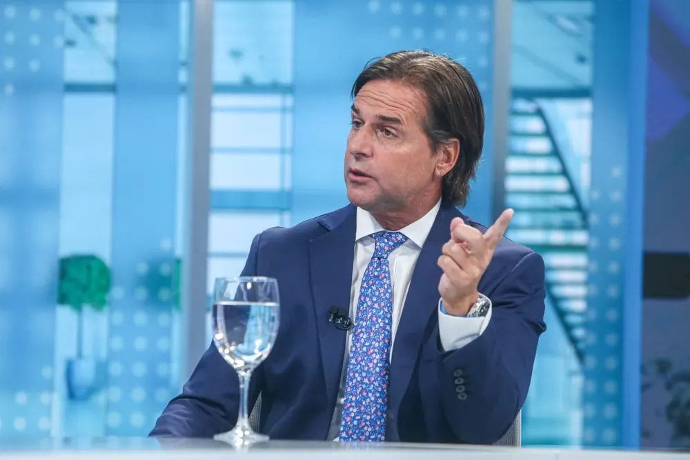 Entrevista a Lacalle Pou en Subrayado
