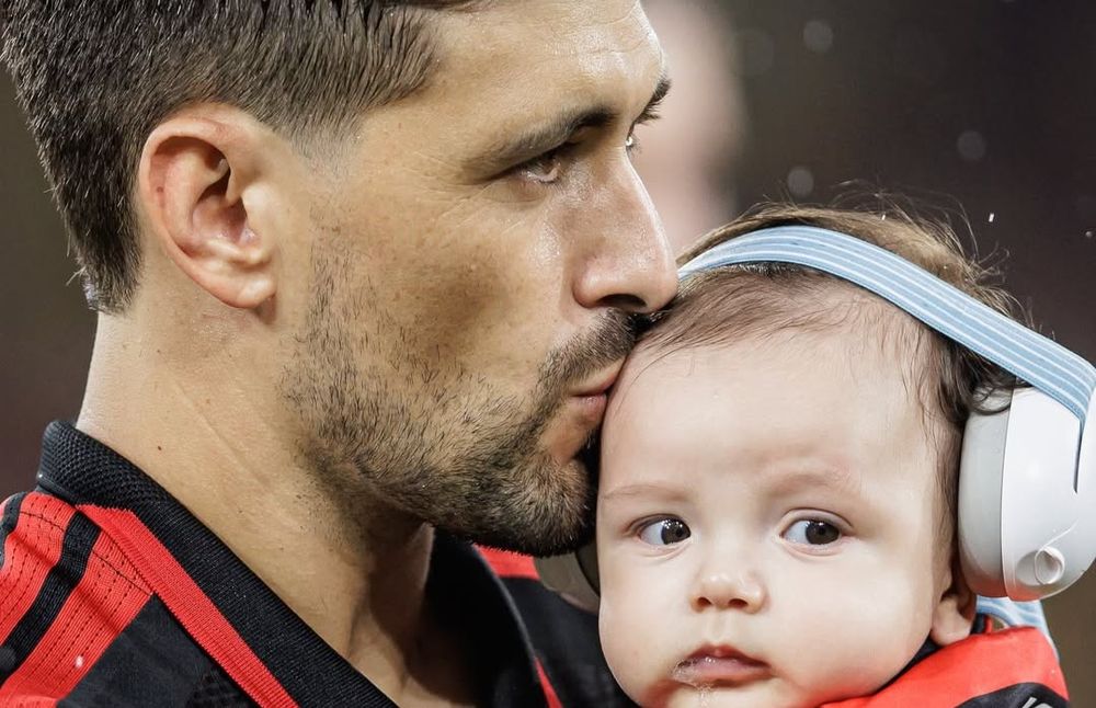 Giorgian De Arrascaeta ingresó a Maracaná por primera vez con su hijo Milano