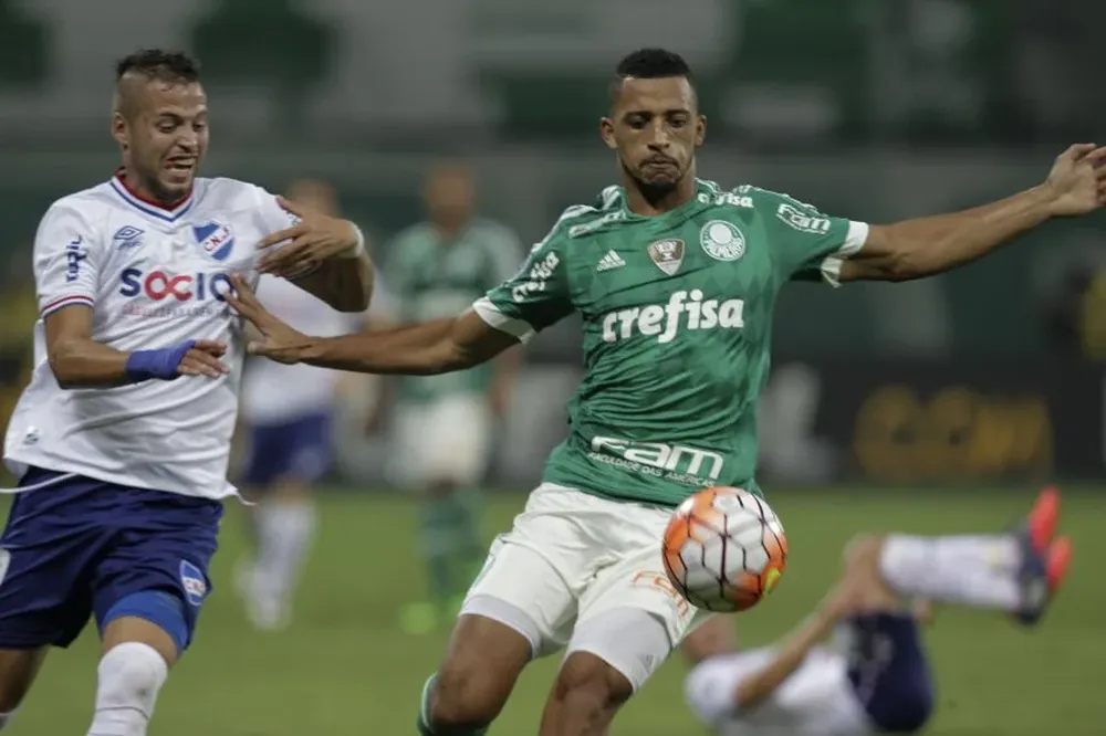 Nico López fue un azote para la defensa de Palmeiras