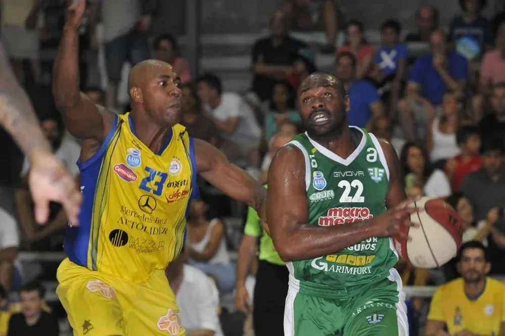 Michael Hicks y Carl Elliot