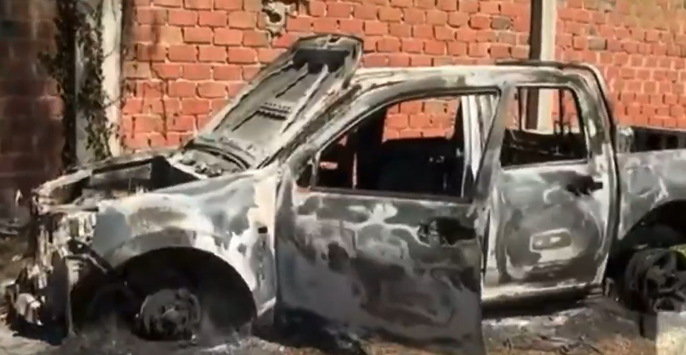 La camioneta había sido incendiada