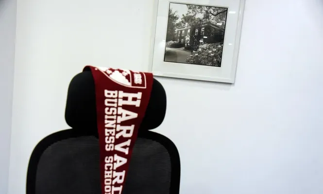 Universidad de Harvard.