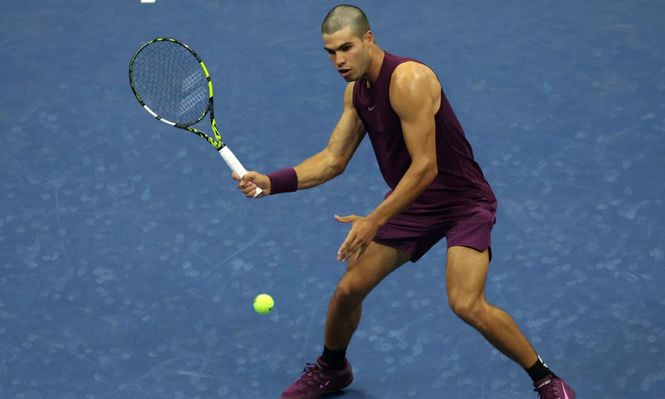 Contundente victoria de Carlos Alcaraz frente al italiano Bellucci.