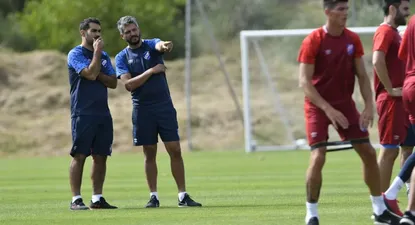 Curiosidades en el inicio de Munúa en Nacional: pelos pintados y acento español