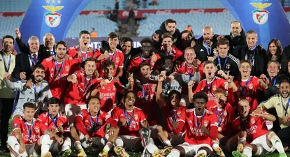 Benfica celebra el título intercontinental sub 20