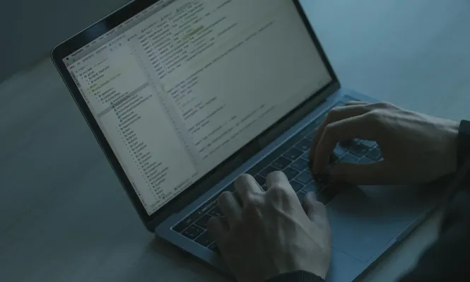 La policía canadiense arrestó a un empleado de una empresa acusado de espiar en favor de China