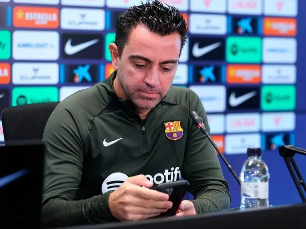 Xavi en rueda de prensa.