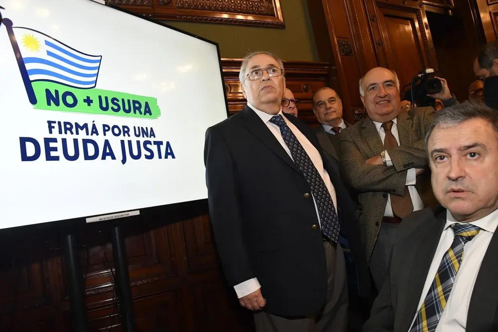 Archivo. Lanzamiento de la recolección de firmas