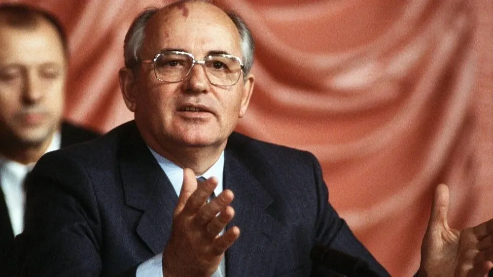 Mijaíl Gorbachov fue el último líder de la Unión Soviética, quien con sus reformas aceleró la caída.