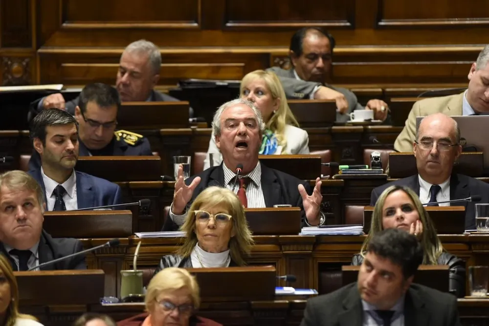 El ministro Heber durante la interpelación, que comenzó a las 10:00 de este miércoles