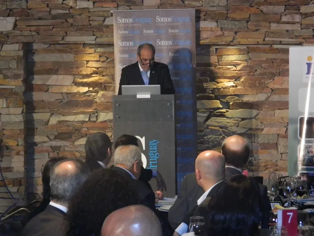 Fratti durante su discurso en el Cottage