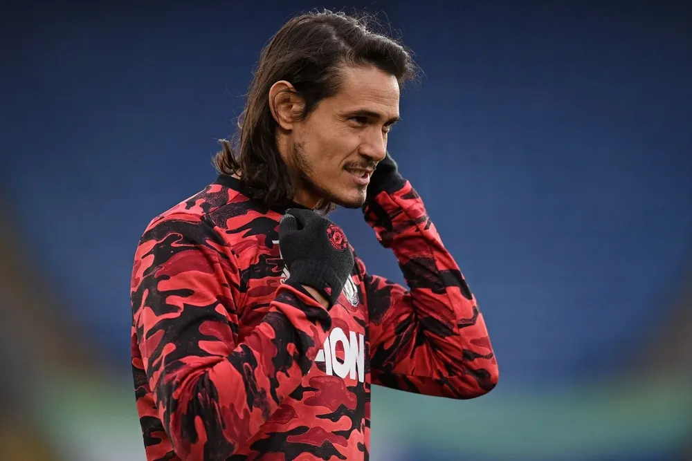 Cavani en su vuelta ante Leicester