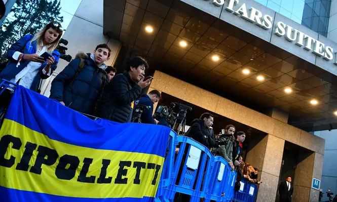 Hinchas de Boca ofrecen sus autos a cambio de pasajes y entradas