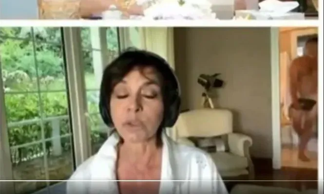 Mónica Gutiérrez reaccionó con humor ante el inconveniente en su salida al aire