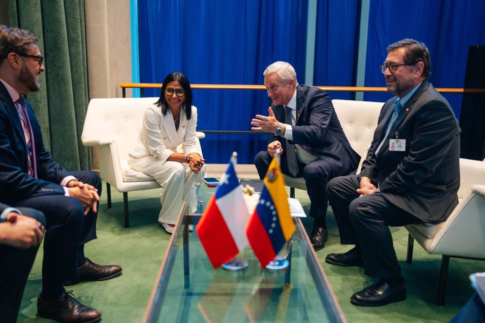 Delcy Rodríguez y José Antonio Kast, presidente de Chile