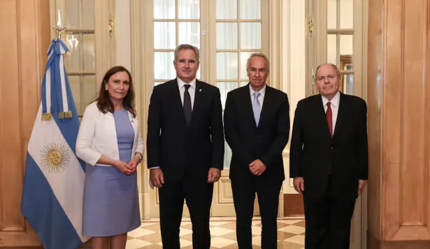 Pablo Quirno junto a Marcelo Midlin, quien asumió la Presidencia de la Alianza Internacional para el Recuerdo del Holocausto (IHRA)