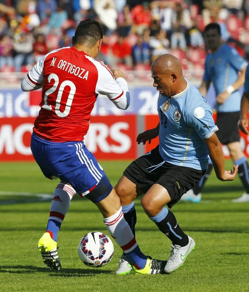 Dos tanques en el mediocampo: Ortigoza y Arévalo Ríos.