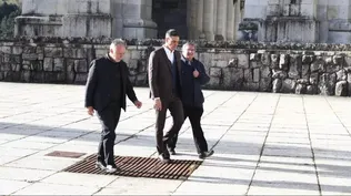 El presidente del Gobierno, Pedro Sánchez, visita el laboratorio forense de Cuelgamuros donde se analizan las exhumaciones de víctimas