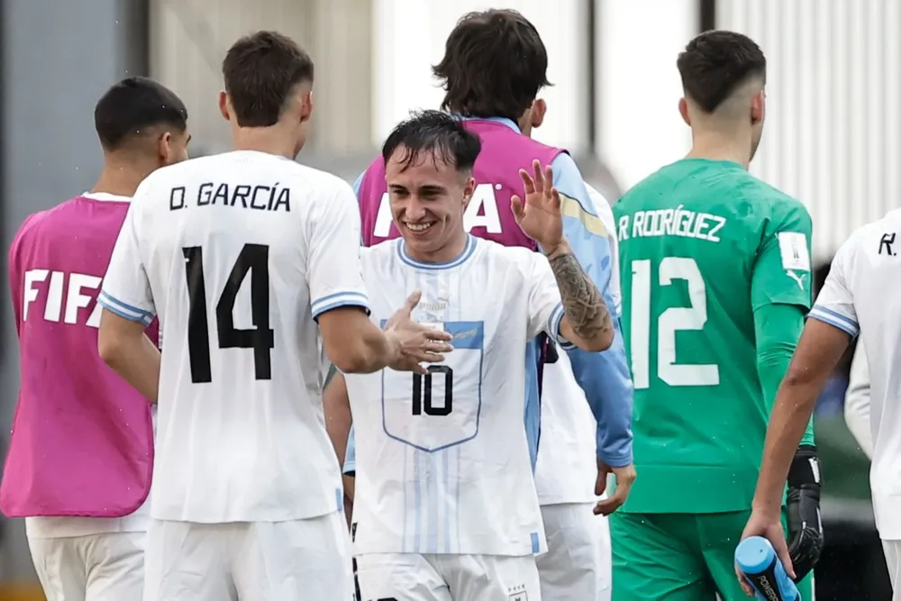 Damián García festeja con el Cepillo González