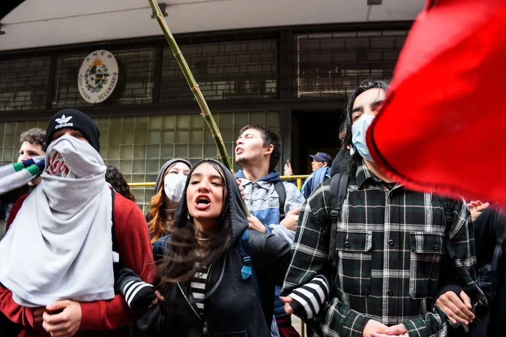 Juntan firmas para que el director del IAVA vuelva a su cargo