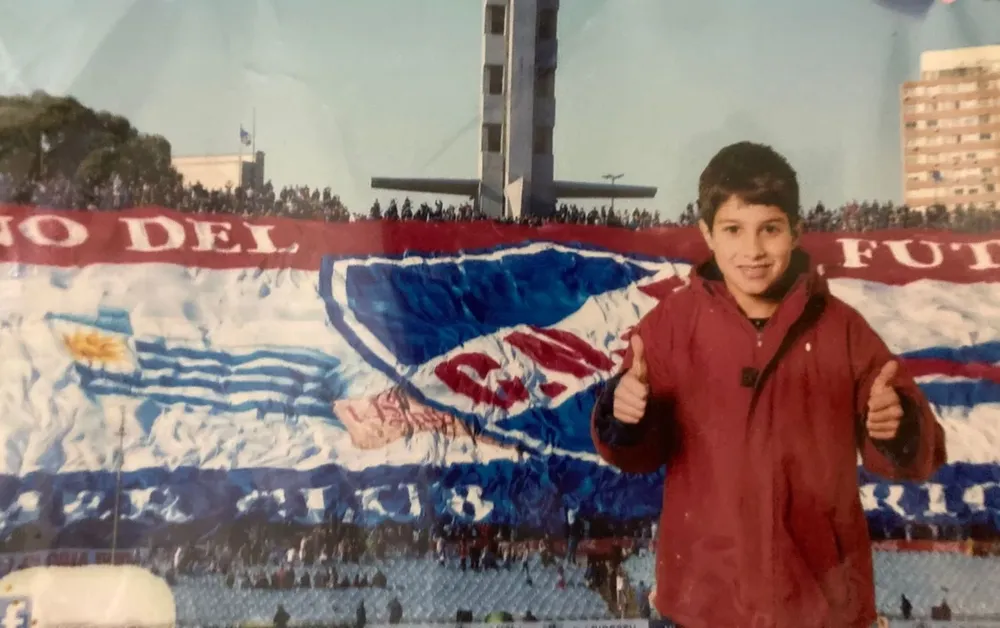 Renzo Sánchez en la tribuna tricolor