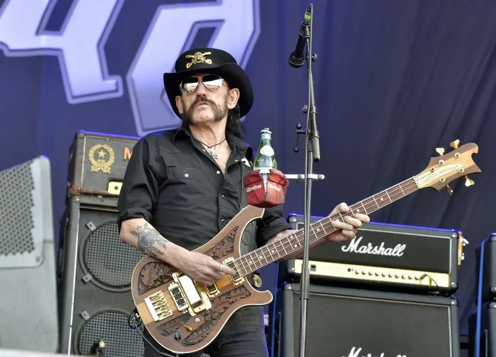 (FILES) This file photo taken on June 19, 2015 shows Motorheads singer and bassist, Lemmy Kilmister, performing during the Hellfest heavy metal and hard rock music festival Hellfest in Clisson, near Nantes, western France. Ian Lemmy Kilmister, the frontman of iconic British heavy metal band Motorhead, has died aged 70 of a sudden, aggressive cancer, the group said on December 29, 2015.    AFP PHOTO / FILES / GEORGES GOBET