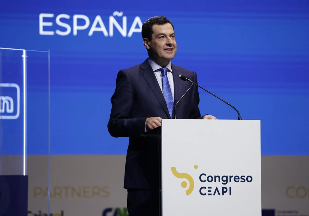 Juanma Moreno, presidente de la Junta de Andalucía en la inauguración de la CEAPI.