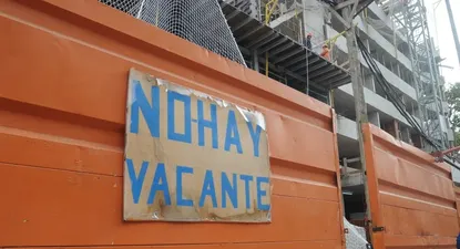 Analistas sostienen que aumento del salario real complica la creación de empleo