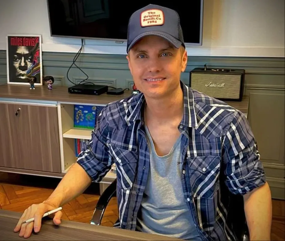 El conductor sigue dando pistas sobre lo que se viene