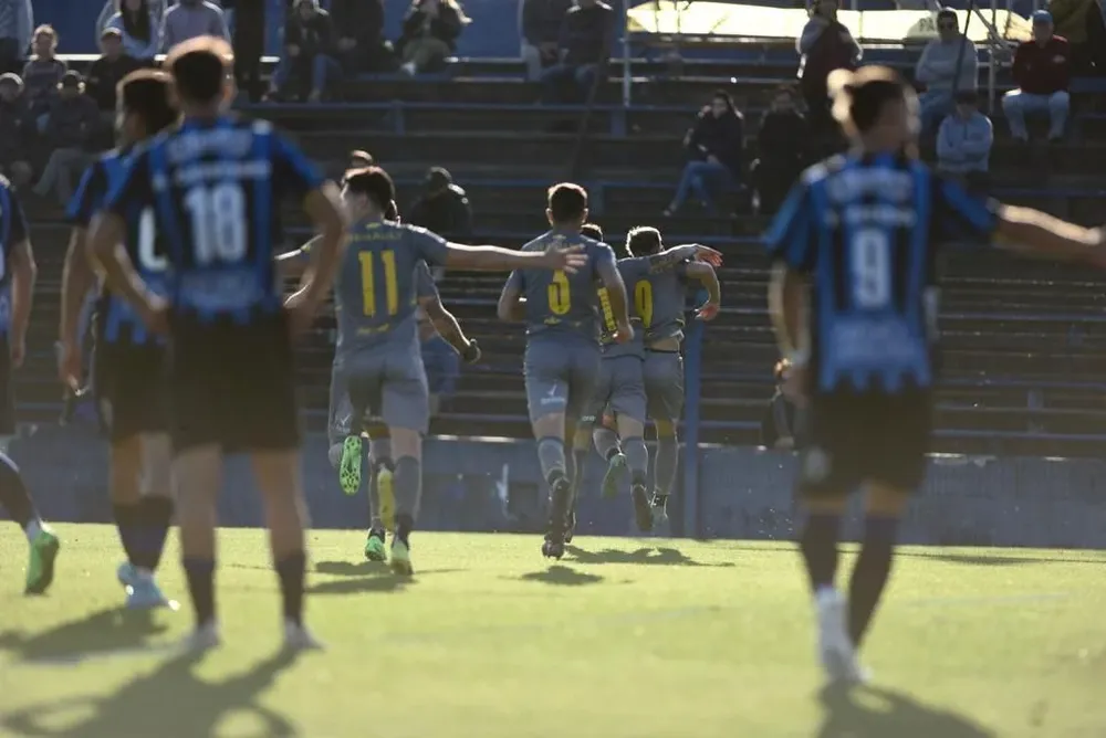 La última visita, gol de Mansilla y triunfo aurinegro