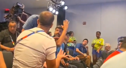 Pelea de periodistas en plena conferencia de Brahim Díaz