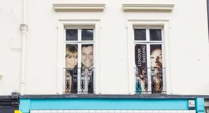 Cadena de comida rápida acusada de tender trampa a indocumentados