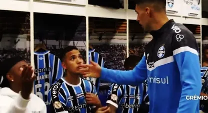 Un compañero le pidió la camiseta a Luis Suárez en el vestuario tras el triunfo ante Internacional de Porto Alegre en el clásico gaúcho