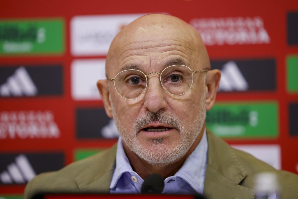 Luis de la Fuente en conferencia.