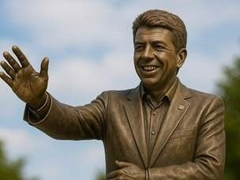 Proponen levantar una estatua a Mazón en Valencia por su abandono en la gestión de la Dana