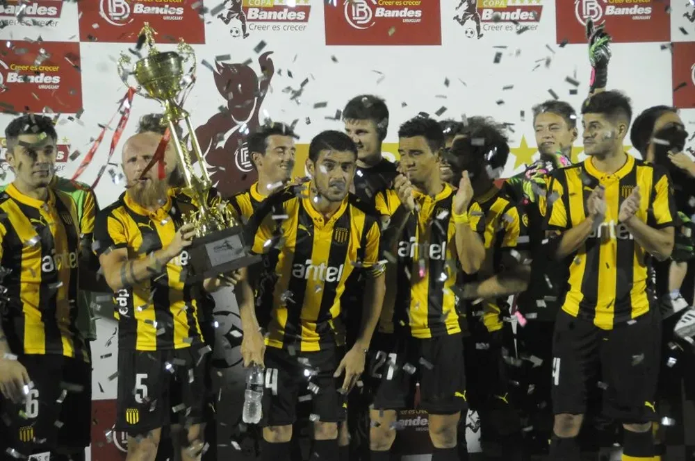 Peñarol campeón de la Copa Bandes 2016