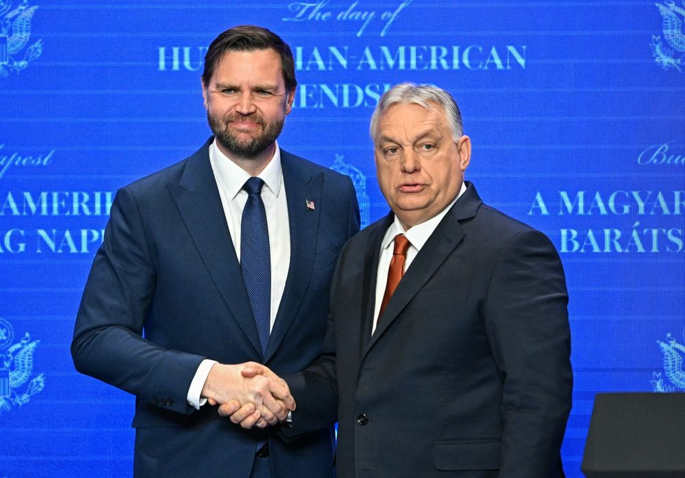 El vicepresidente, JD Vance, y el primer ministro, Viktor Orbán, en Hungría.&nbsp;