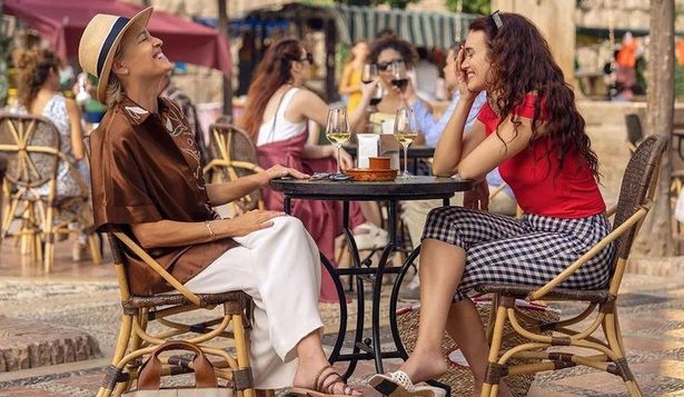 No es Madrid ni Barcelona: cuál es una de los ciudades de España más elegidas para rodar series aclamadas