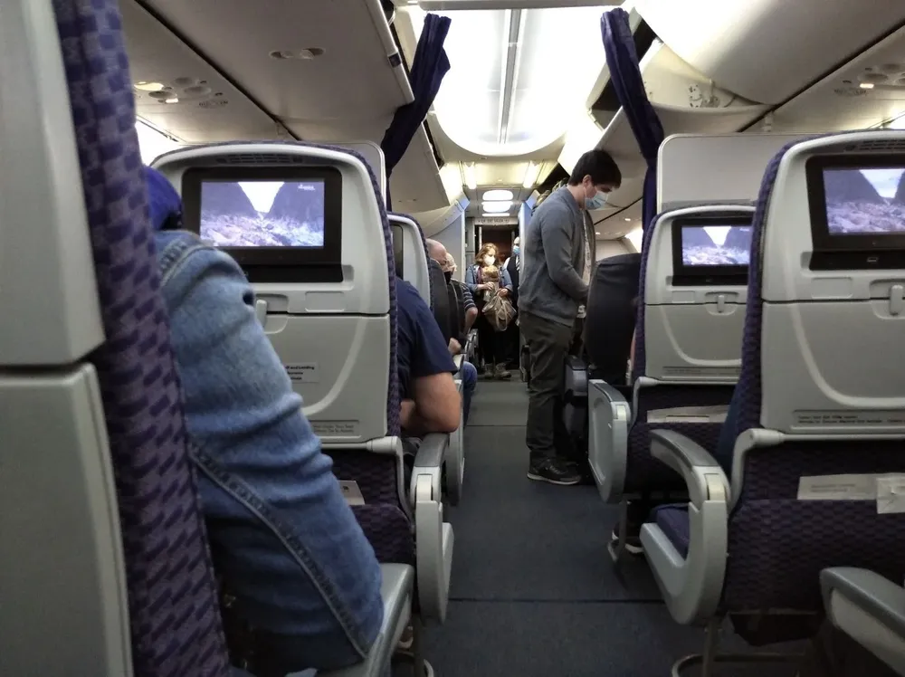 Si bien el aforo no está regulado, la mayoría de los vuelos viajan con asientos vacíos