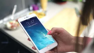 Minutos en celulares se estancan y se acentúa caída de SMS enviados