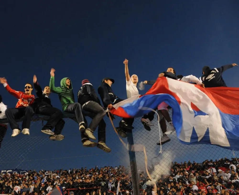 Los hinchas festejaron en la remodelada Tribuna Abdón Porte