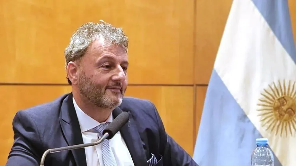 Omar Yasin, secretario de Trabajo.