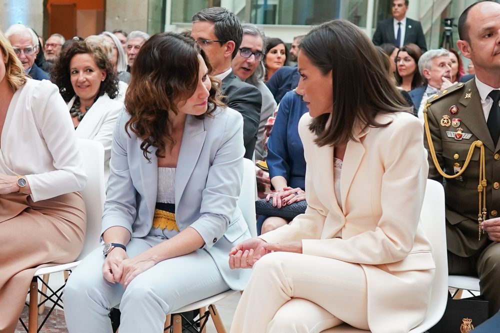 Isabel Díaz Ayuso junto a su majestad, la reina Letizia
